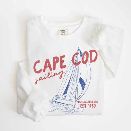 Comfort Colors lightweight cotton crewneck with a vintage "Cape Cod" design in retro style, perfect for coastal and casual looks.