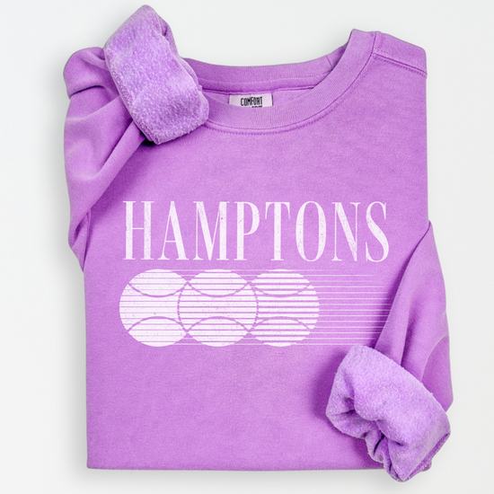 Lightweight cotton crewneck sweatshirt with "Hamptons Golf Club" in vintage retro style, perfect for layering, featuring classic coastal golf vibes and relaxed sophistication.
