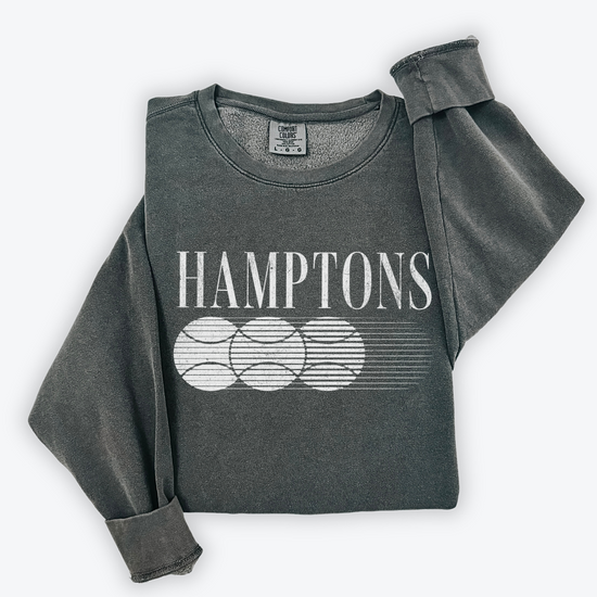Lightweight cotton crewneck sweatshirt with "Hamptons Golf Club" in vintage retro style, perfect for layering, featuring classic coastal golf vibes and relaxed sophistication.