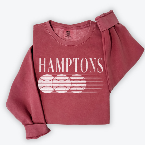 Lightweight cotton crewneck sweatshirt with "Hamptons Golf Club" in vintage retro style, perfect for layering, featuring classic coastal golf vibes and relaxed sophistication.