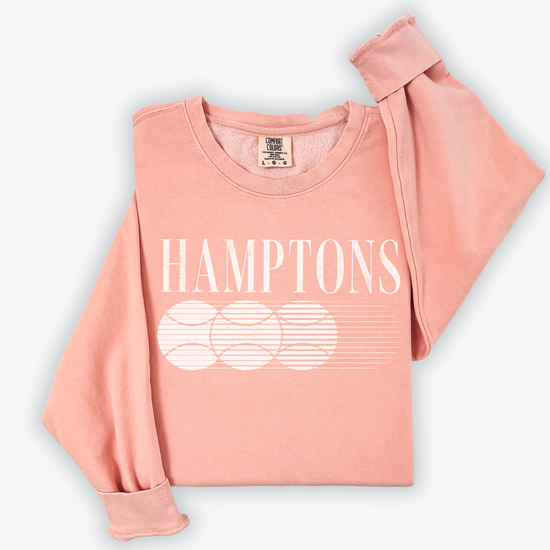 Lightweight cotton crewneck sweatshirt with "Hamptons Golf Club" in vintage retro style, perfect for layering, featuring classic coastal golf vibes and relaxed sophistication.